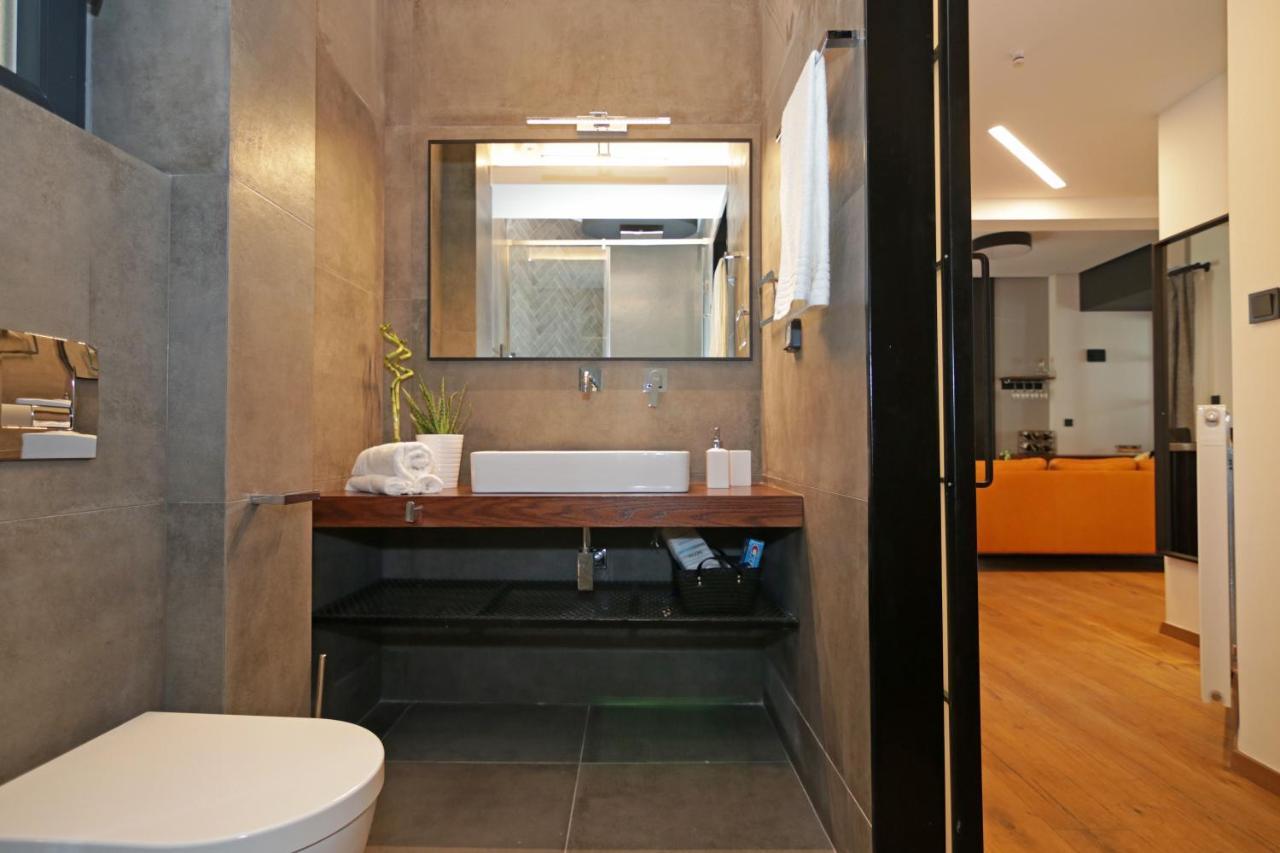 The 4 Travellers Thessaloniki Apartment Exterior photo