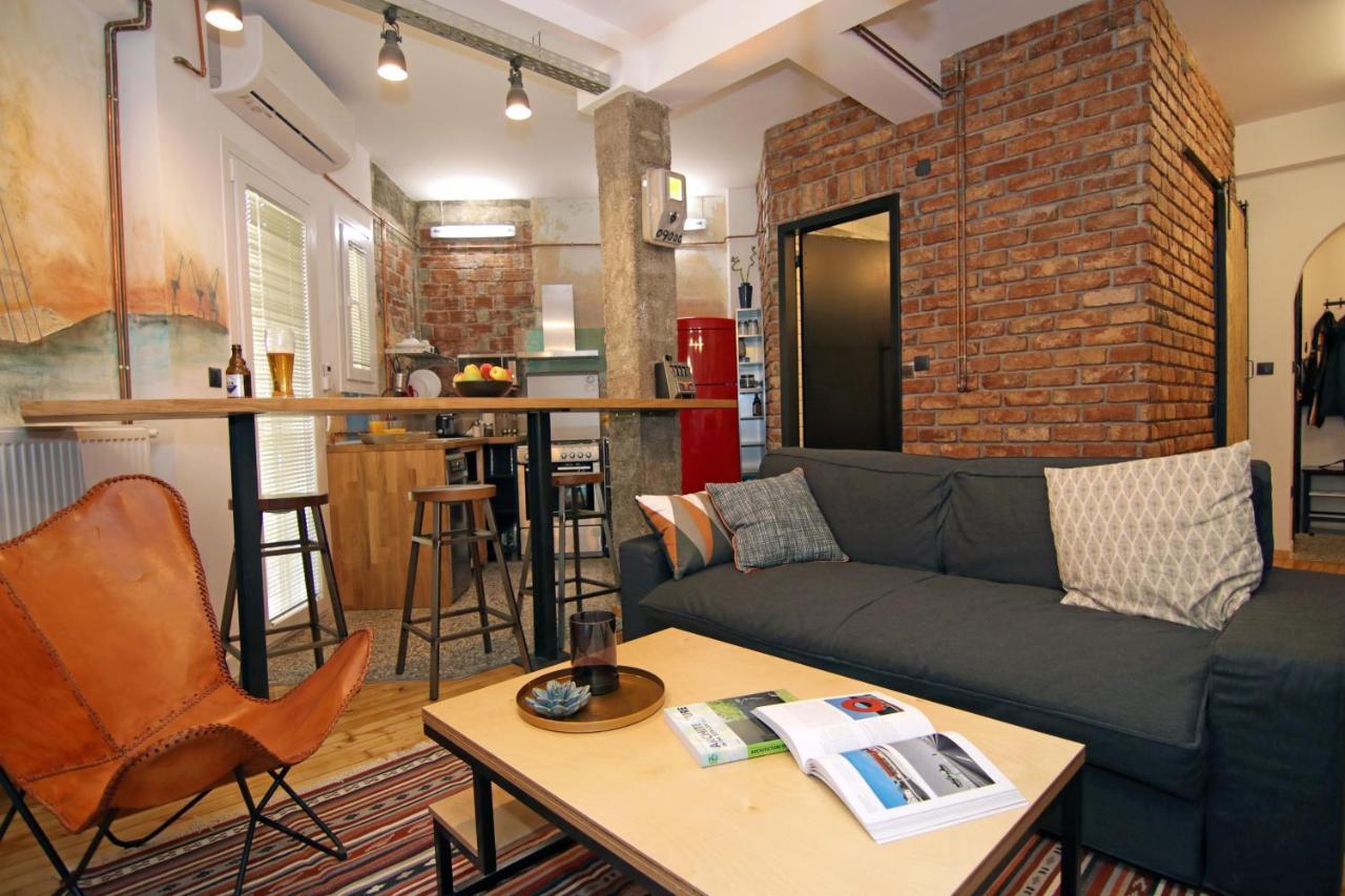 The 4 Travellers Thessaloniki Apartment Exterior photo